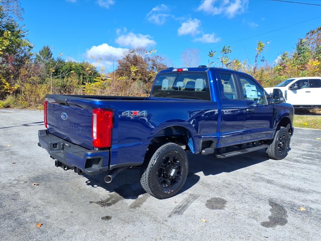 2026 Ford F-350 XL photo 4