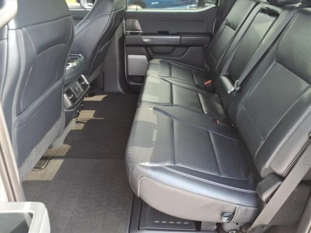 2025 Ford F-150 Lariat - Photo 8