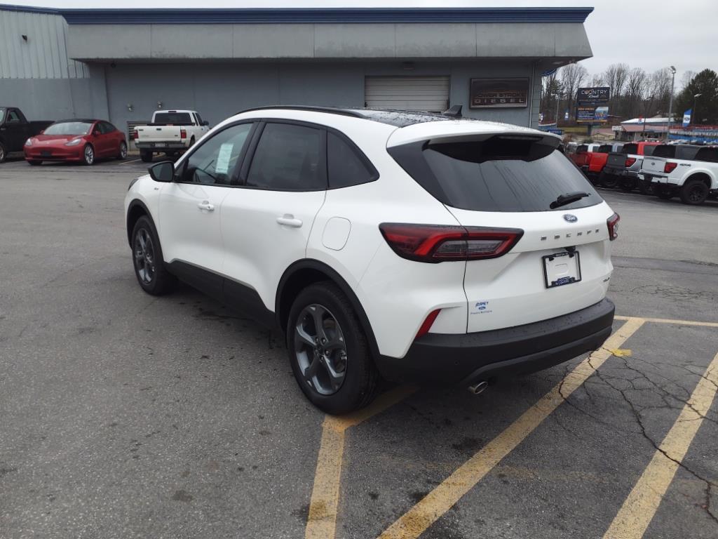2025 Ford Escape ST-Line photo 3