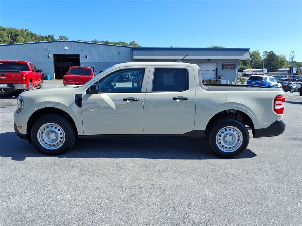 New 2025 Ford Maverick XL Truck SuperCrew