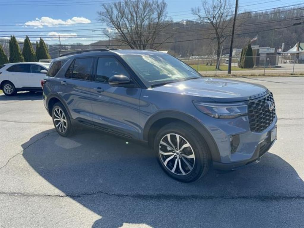 Used 2025 Ford Explorer ST-Line