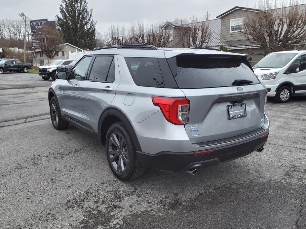 2024 Ford Explorer XLT photo 3