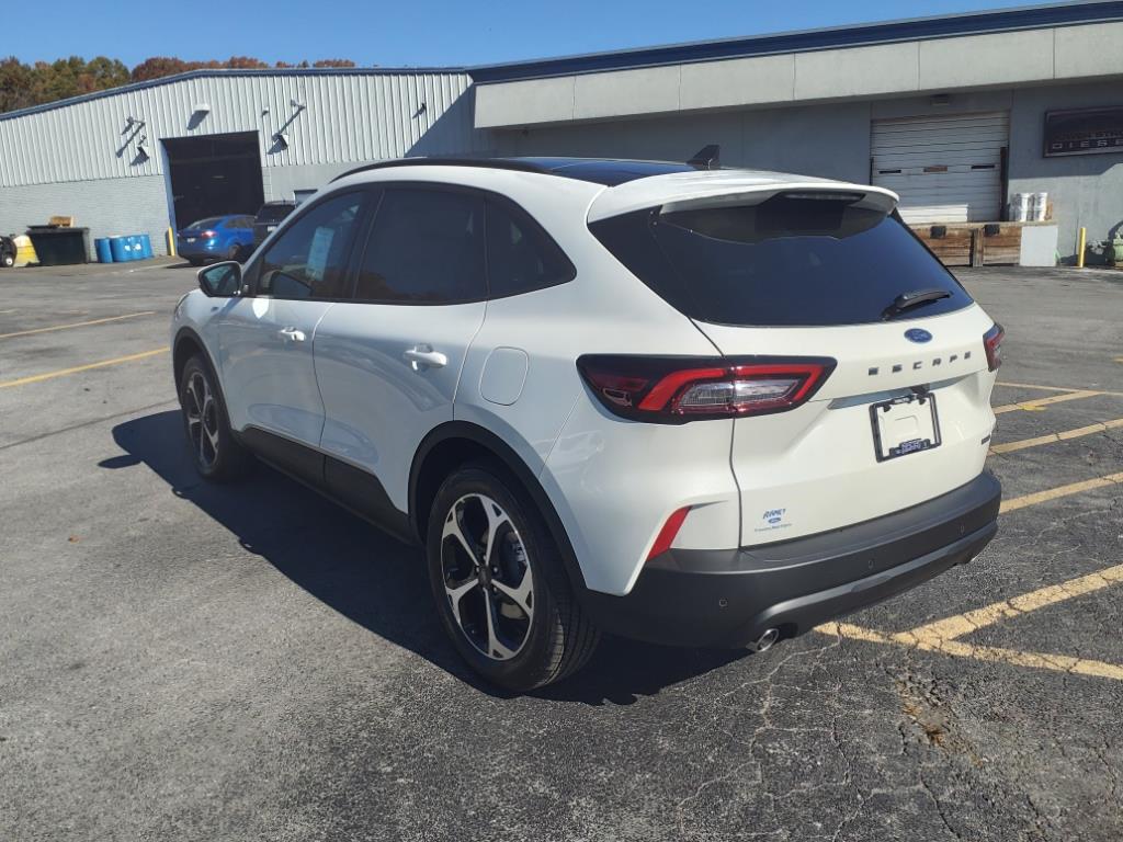 2025 Ford Escape ST-Line Select photo 3