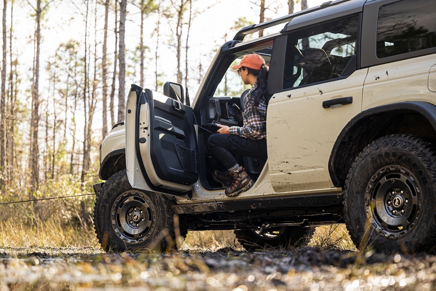 2022 Ford Bronco Everglades First Pictures and Features