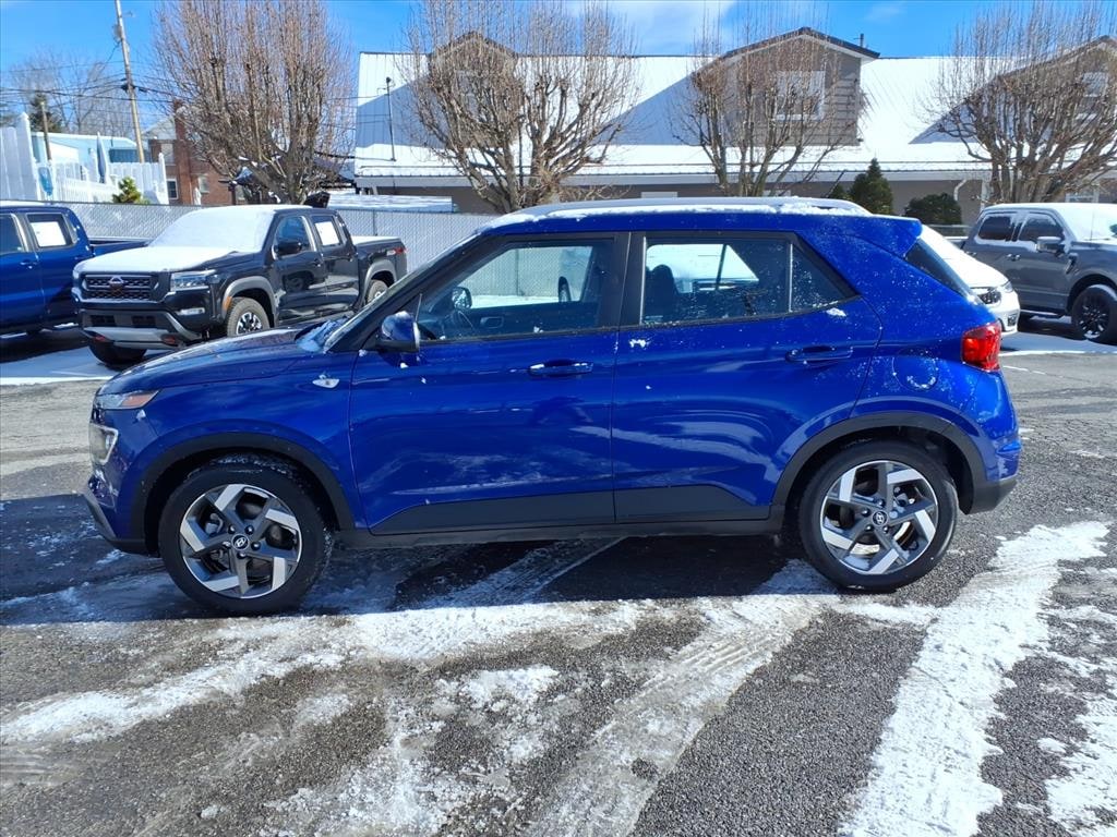 Used 2024 Hyundai Venue SEL SUV