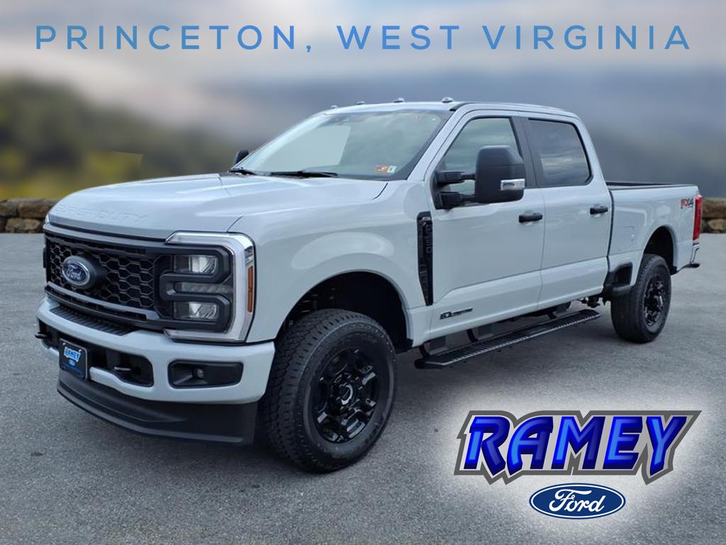 2026 Ford F-350 Super Duty XL's photo