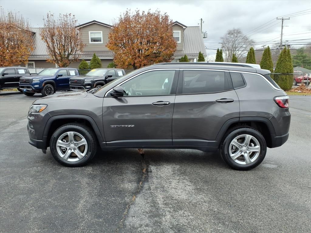 Used 2024 Jeep Compass Latitude SUV