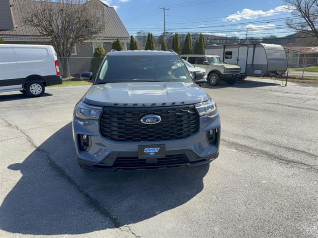 Used 2025 Ford Explorer ST-Line