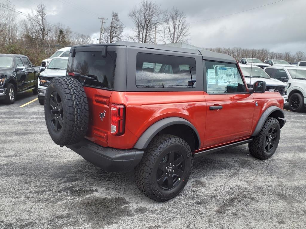 2024 Ford Bronco Black Diamond photo 4