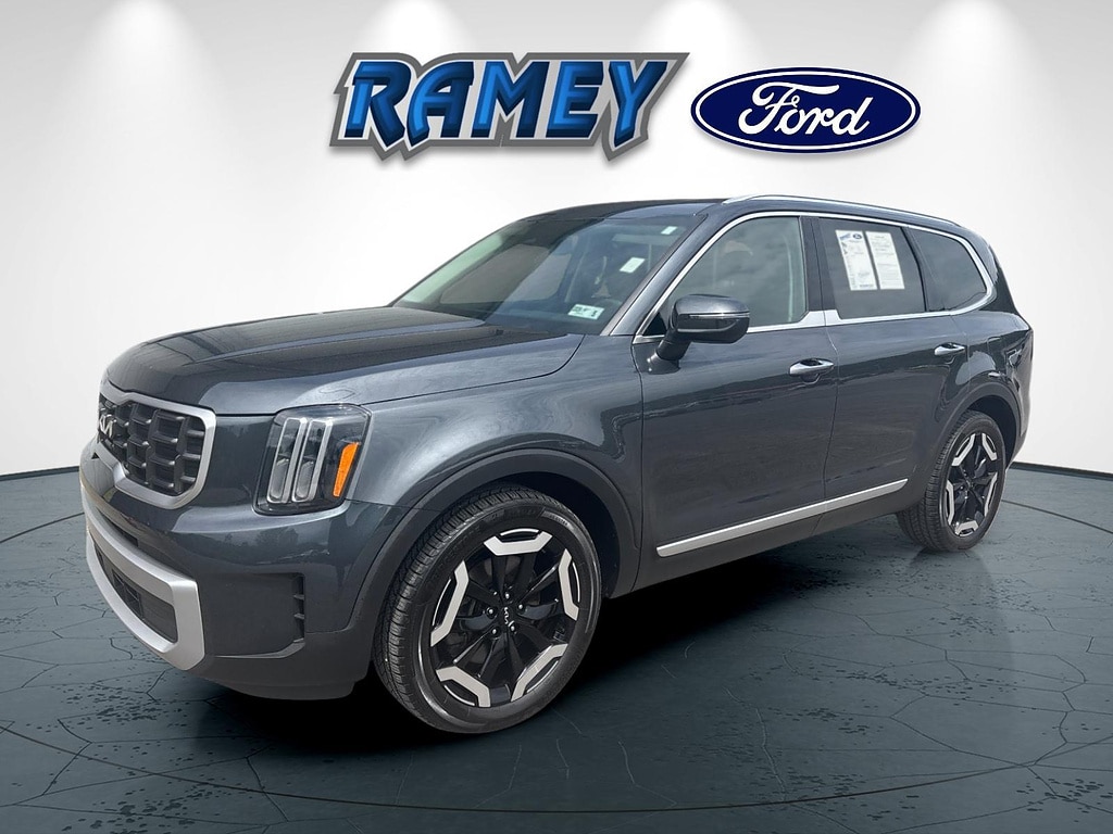 Used 2023 Kia Telluride S