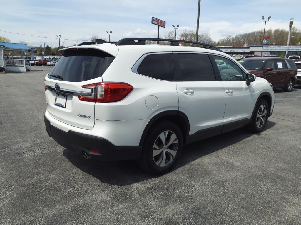2024 Subaru Ascent Premium photo 4