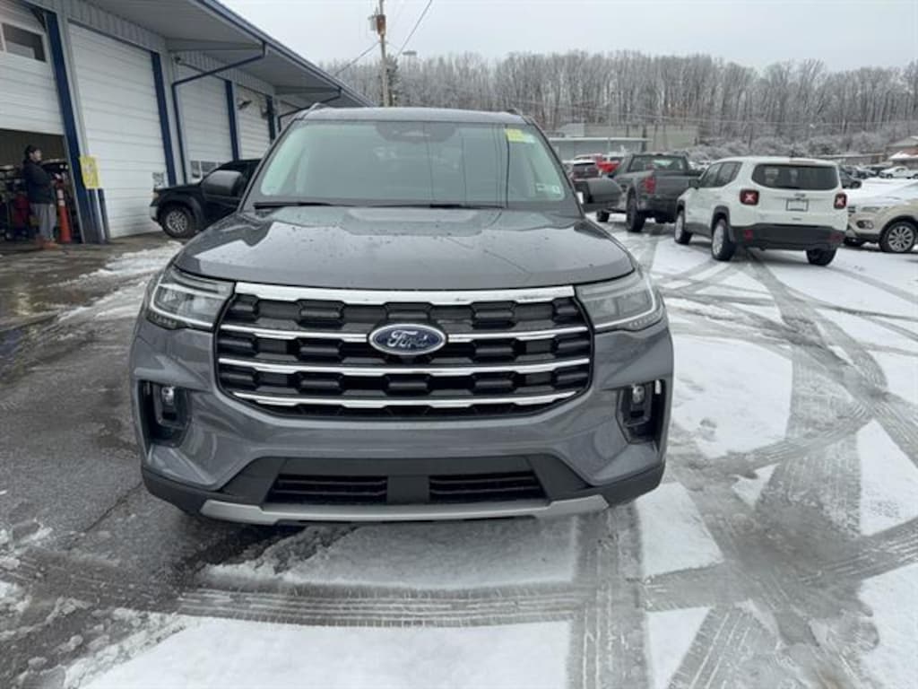 Used 2025 Ford Explorer Active