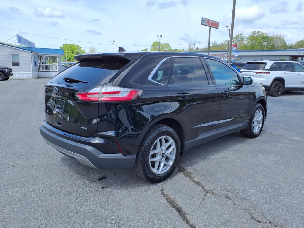 2023 Ford Edge SEL photo 4