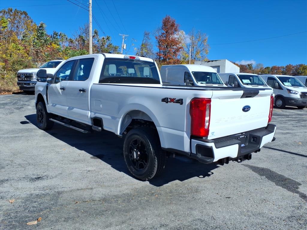2026 Ford F-350 XL photo 3