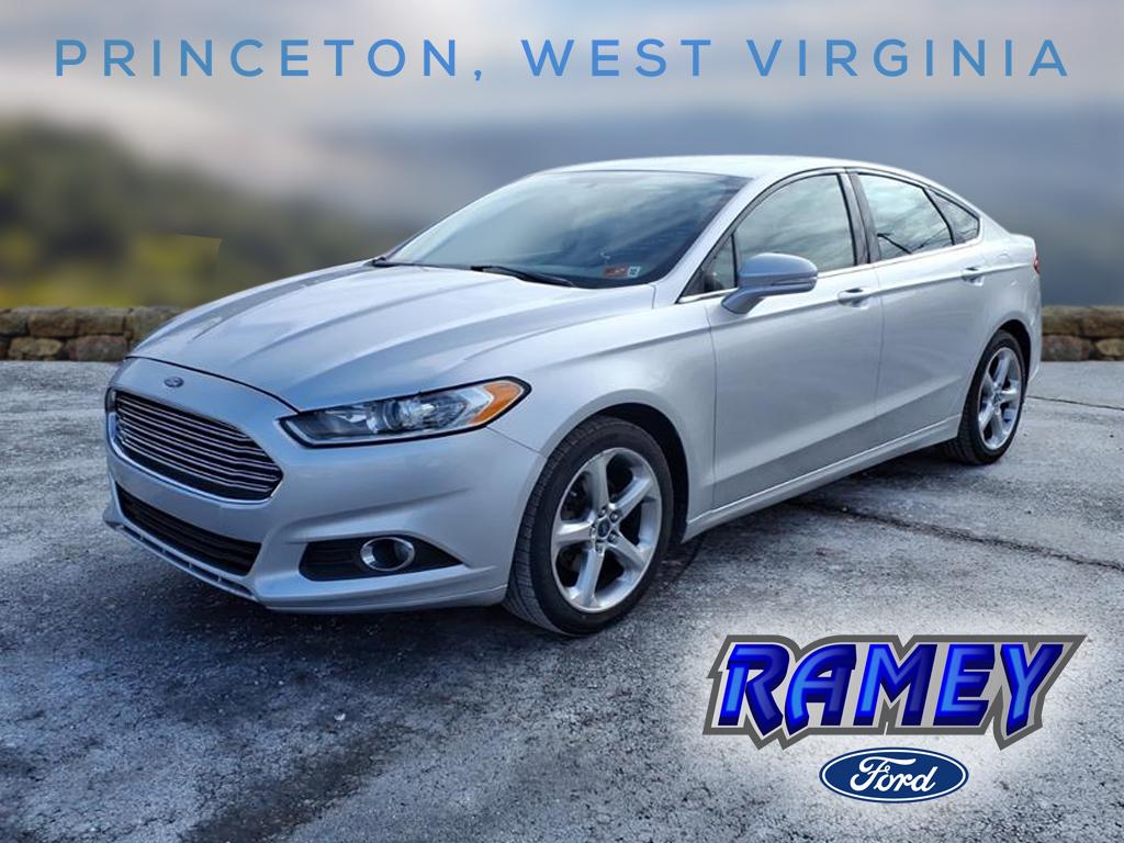2013 Ford Fusion SE's photo