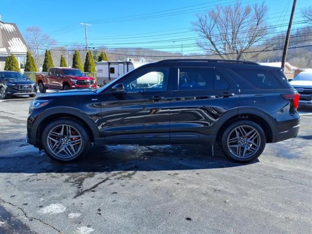 Used 2025 Ford Explorer ST-Line SUV