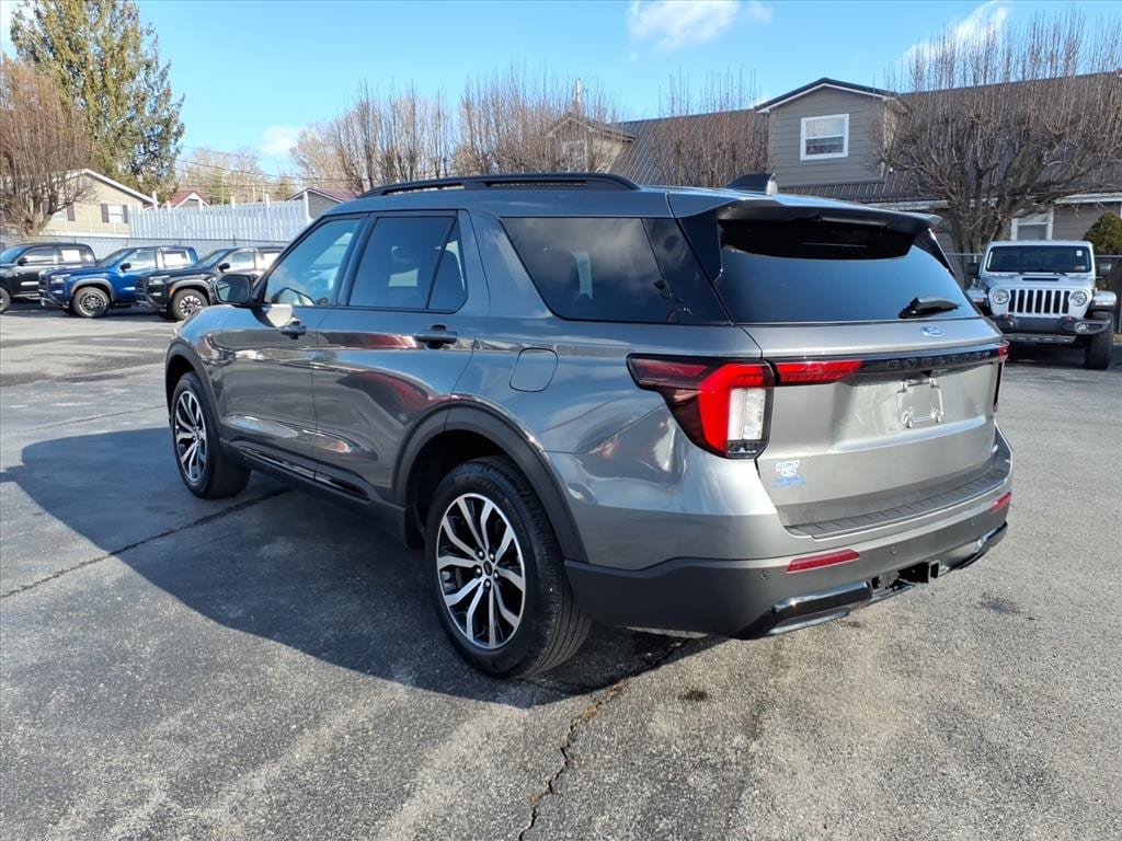 Used 2025 Ford Explorer ST-Line SUV