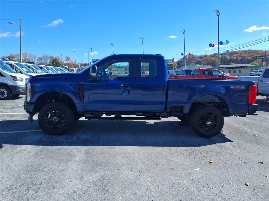 2026 Ford F-350 XL photo 2