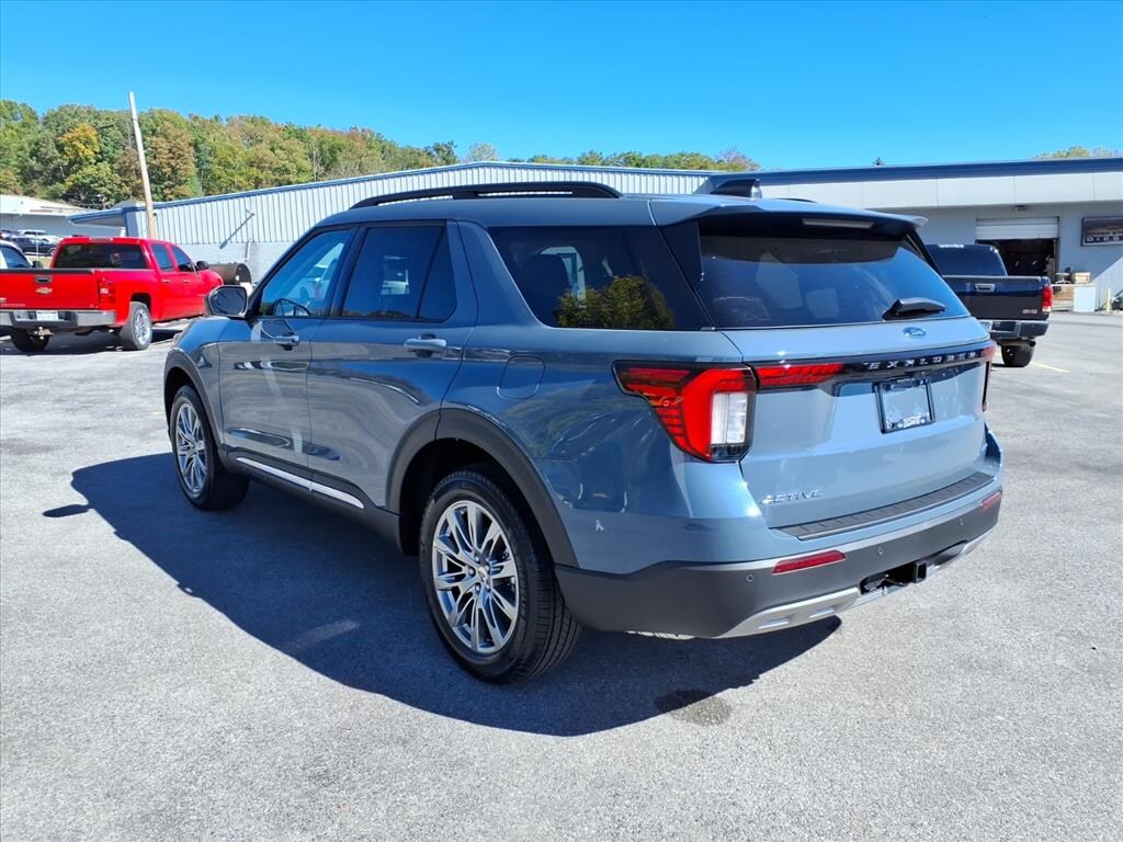 New 2025 Ford Explorer Active SUV