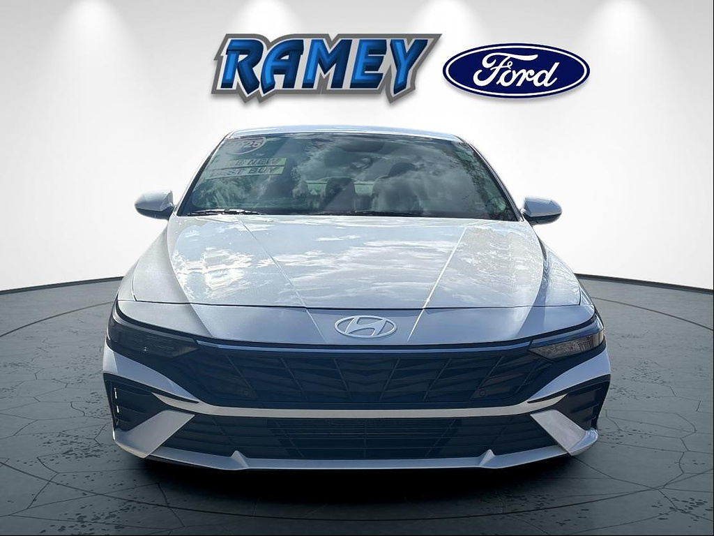 Used 2025 Hyundai Elantra SE