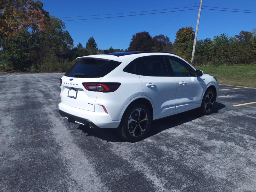 2023 Ford Escape ST-Line Select photo 4