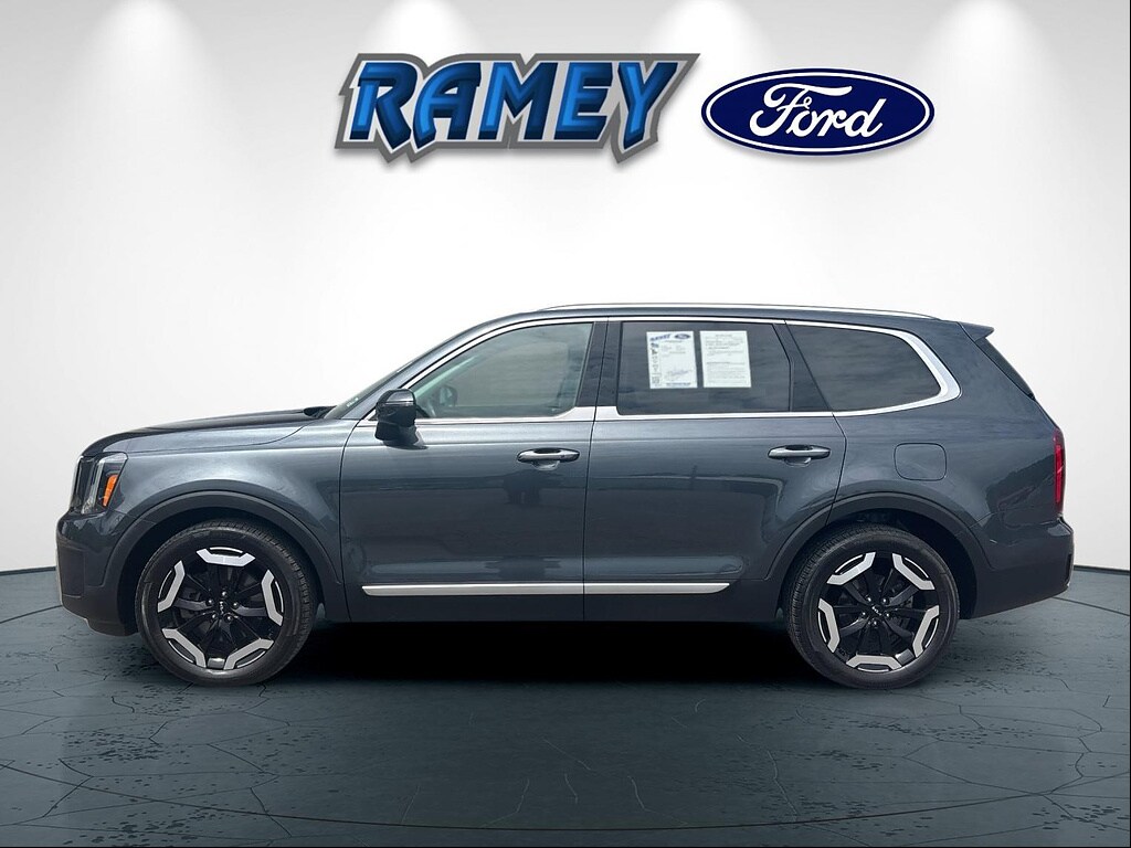 Used 2023 Kia Telluride S