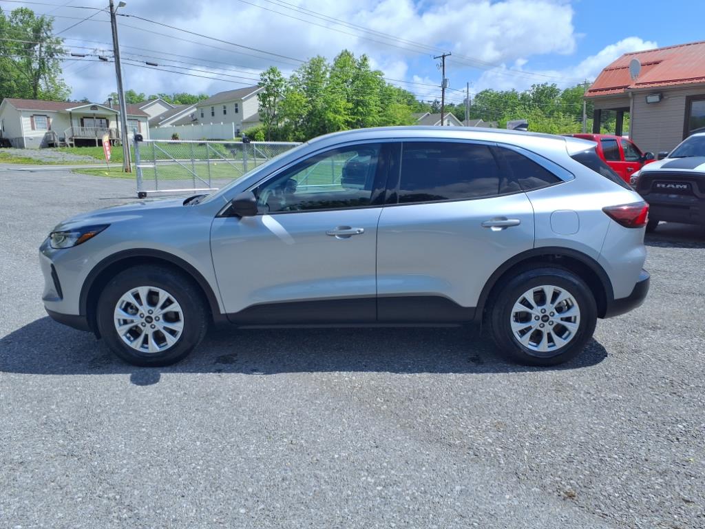 2024 Ford Escape Active photo 2