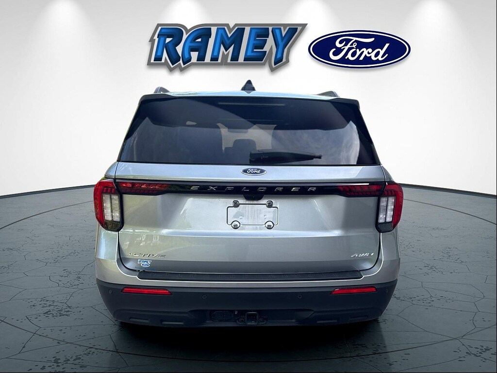 Used 2025 Ford Explorer Active