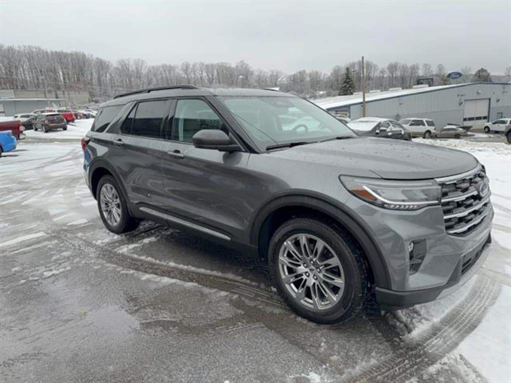 Used 2025 Ford Explorer Active