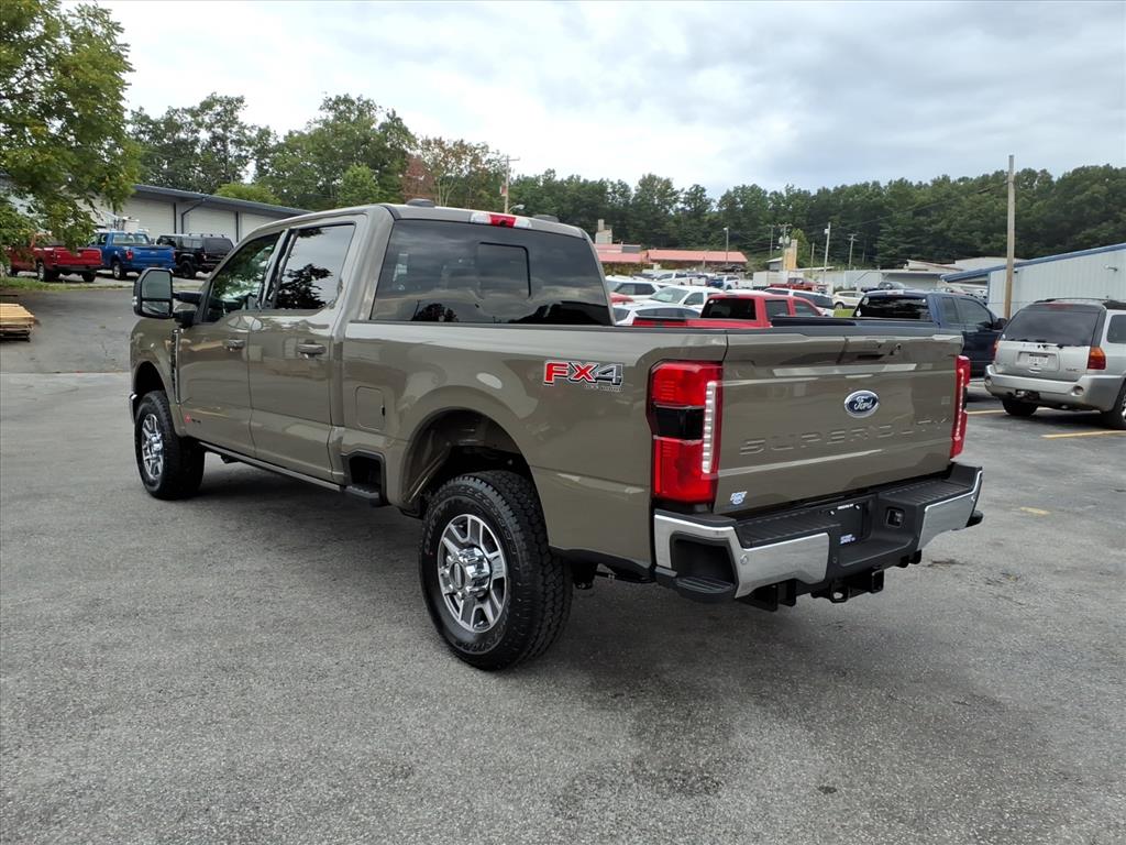 2026 Ford F-250 Lariat photo 3