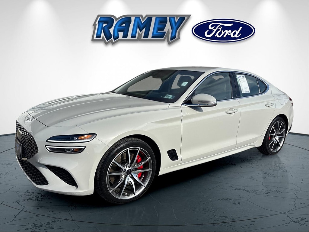 2025 Genesis G70 2.5T Standard's photo