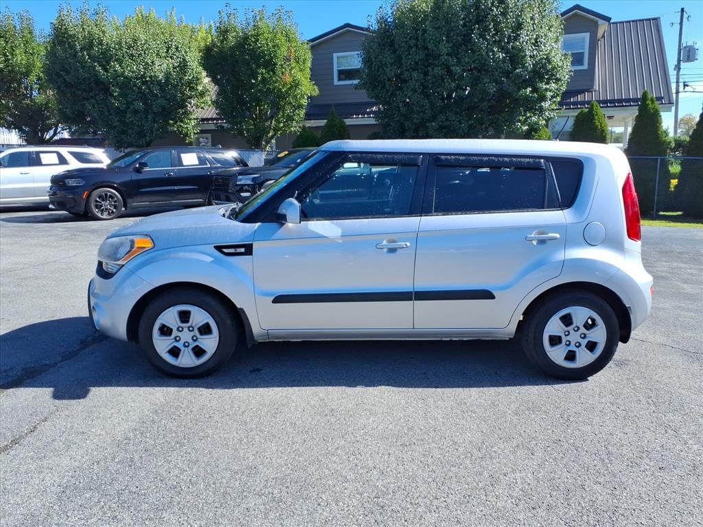 Used 2012 Kia Soul Base Hatchback