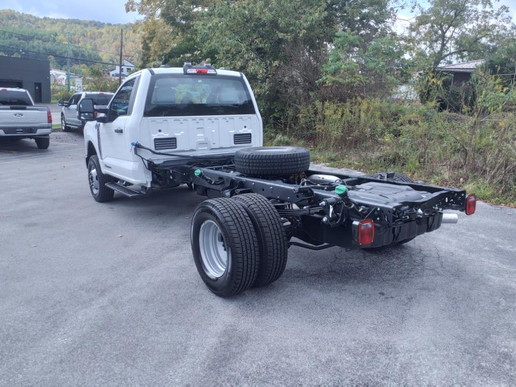 2024 Ford F-350 XL photo 3