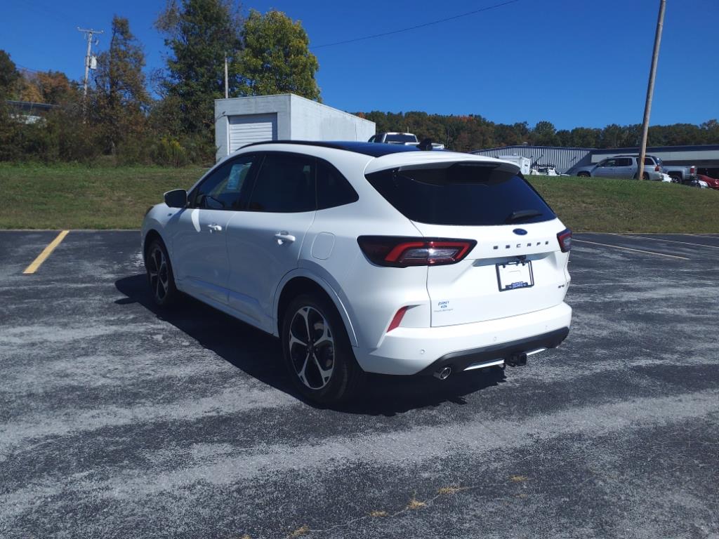2023 Ford Escape ST-Line Select photo 3