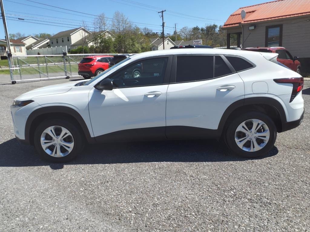 Used 2024 Chevrolet Trax LS with VIN KL77LFE27RC242392 for sale in Princeton, WV