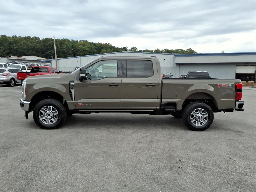 2026 Ford F-250 Lariat photo 2