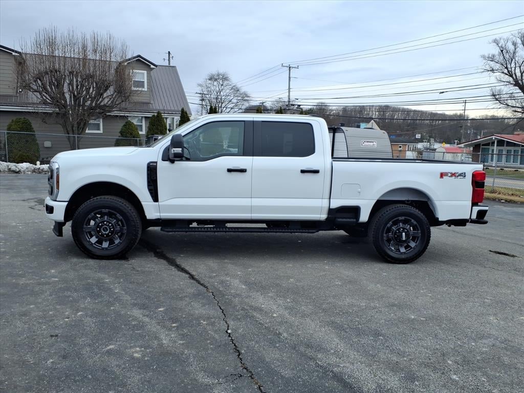 Used 2025 Ford F-350 Super Duty XL Truck Crew Cab