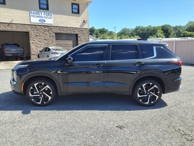 Used 2022 Mitsubishi Outlander SE with VIN JA4J4UA86NZ025535 for sale in Princeton, WV