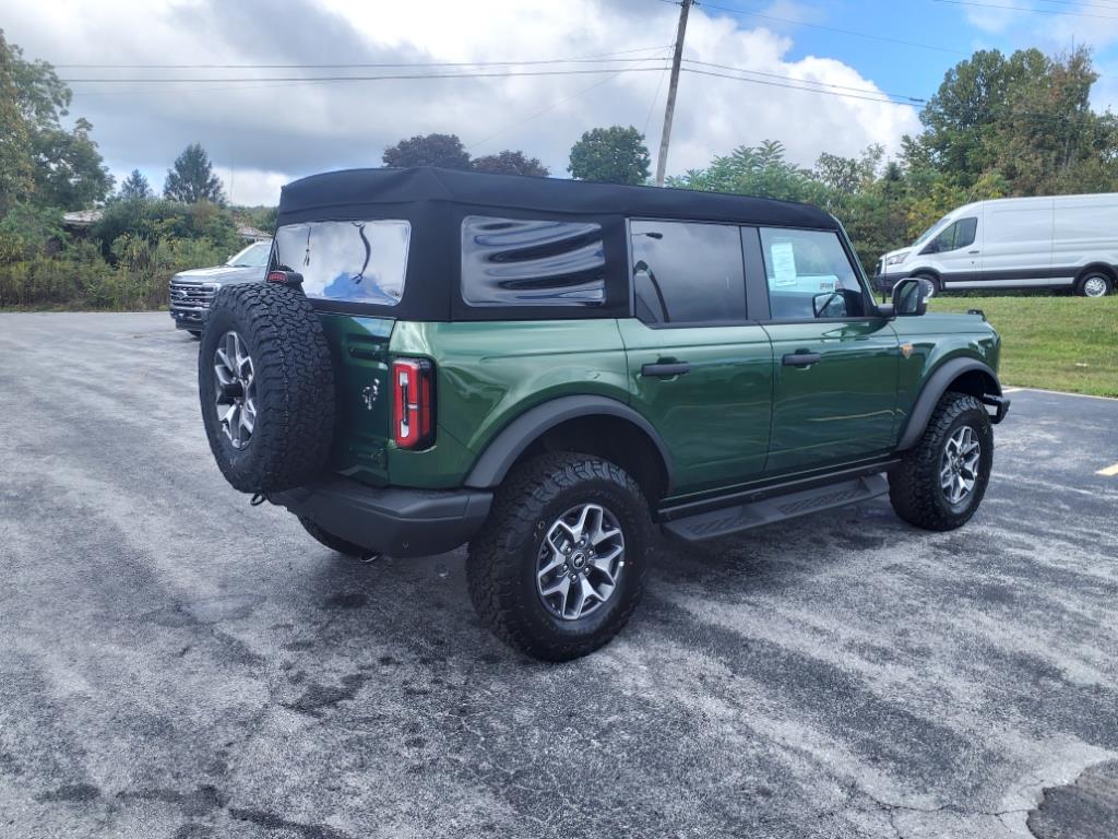 2024 Ford Bronco Badlands photo 4
