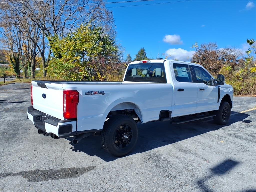 2026 Ford F-350 XL photo 4