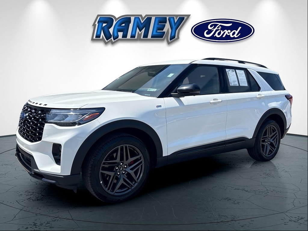2025 Ford Explorer ST-LINE 4WD (PL535)'s photo