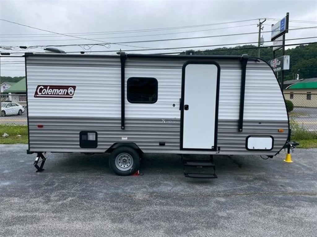 Used 2023 Coleman Lantern 17B Unknown Other