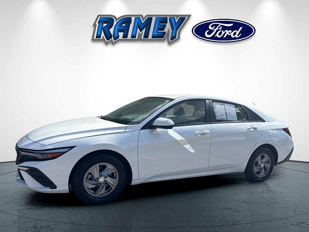 Used 2025 Hyundai Elantra SE