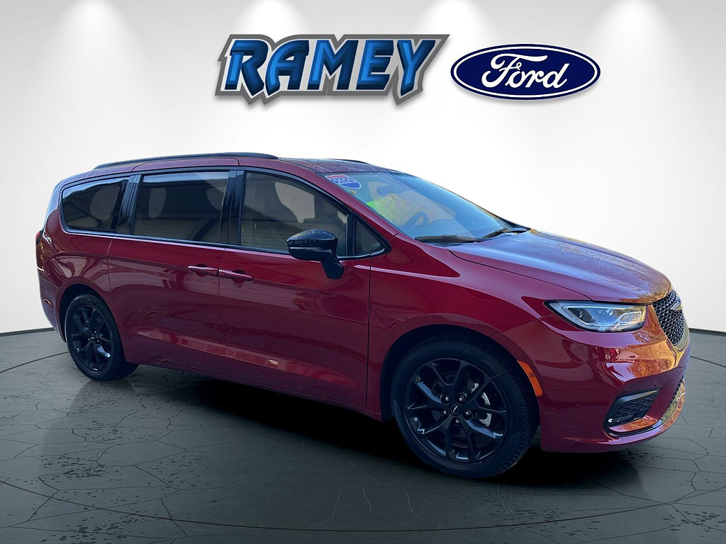 Used 2025 Chrysler Pacifica Limited