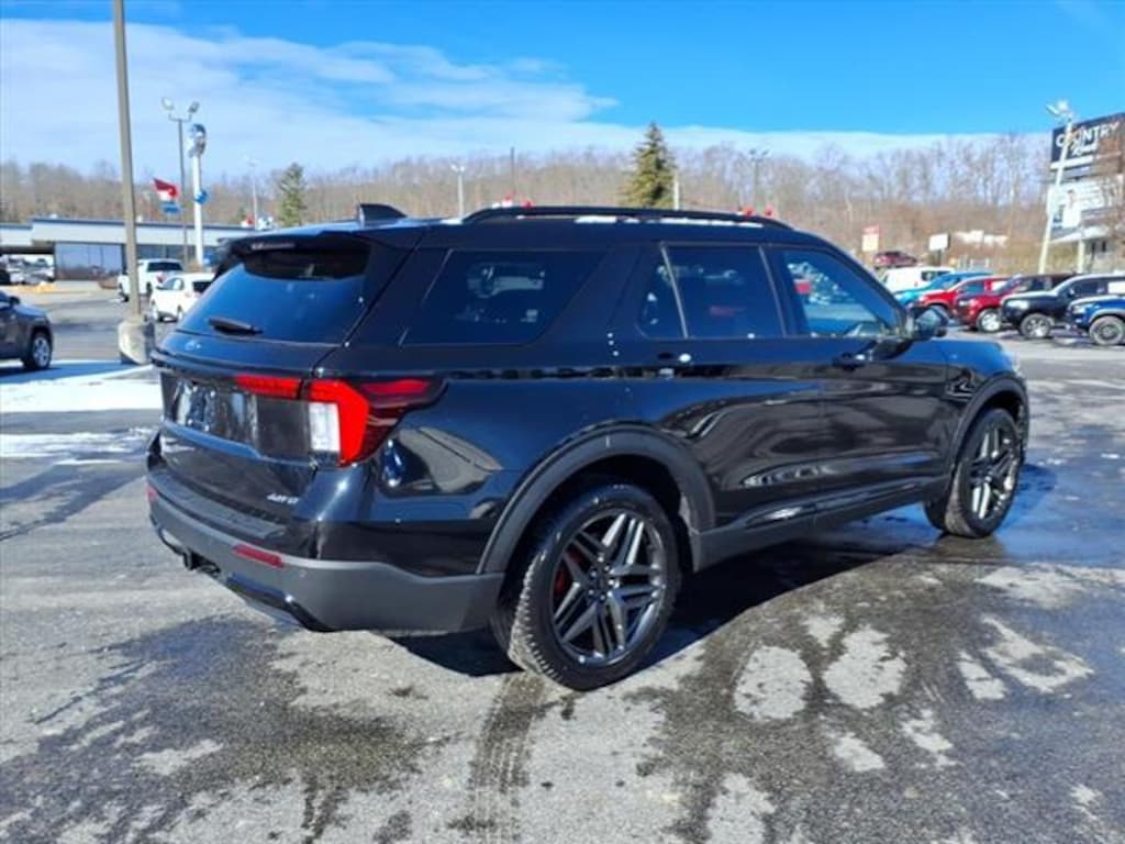 Used 2025 Ford Explorer ST-Line SUV