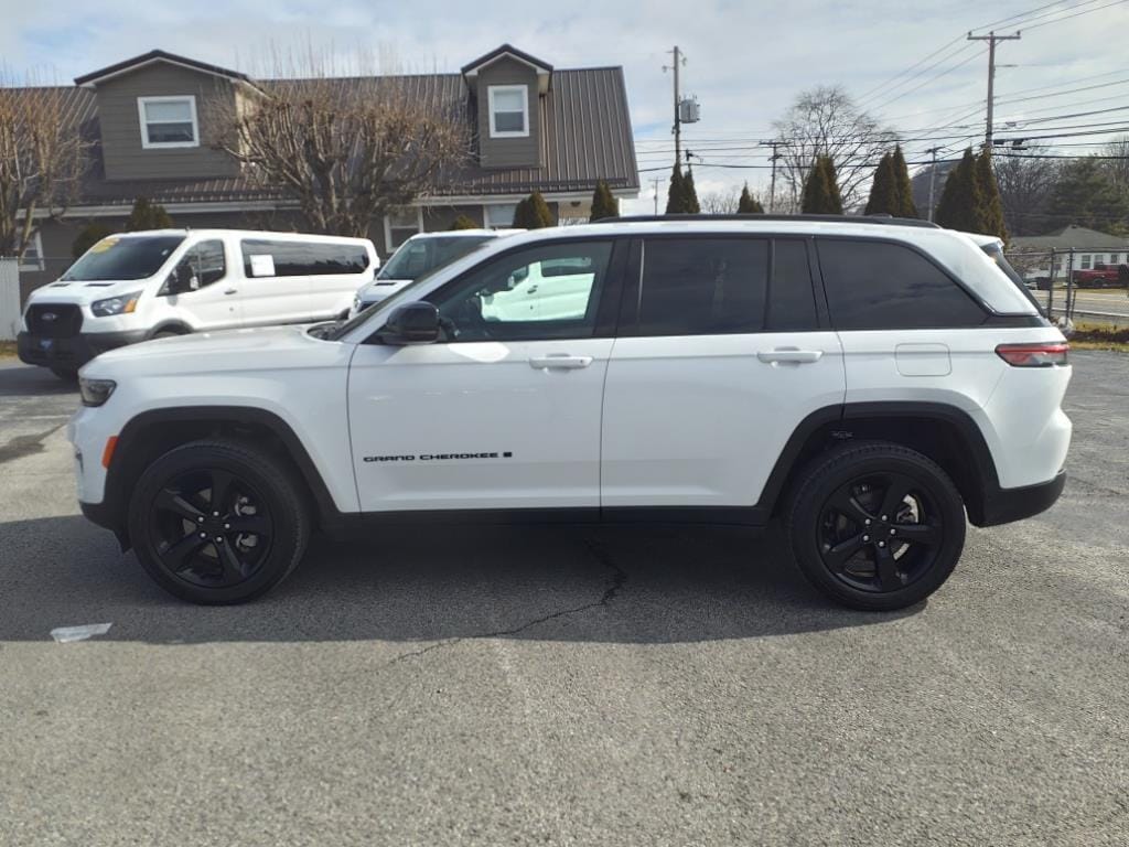 Used 2023 Jeep Grand Cherokee Limited with VIN 1C4RJHBG0PC522407 for sale in Princeton, WV