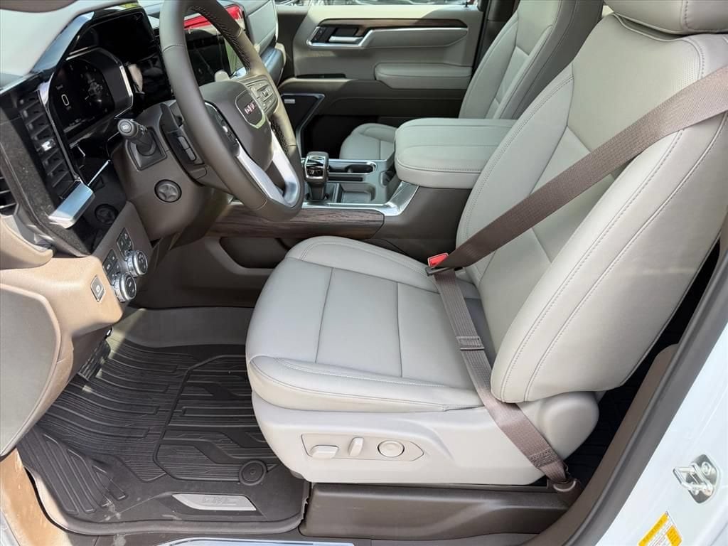 2026 GMC Sierra 1500 SLT - Photo 8