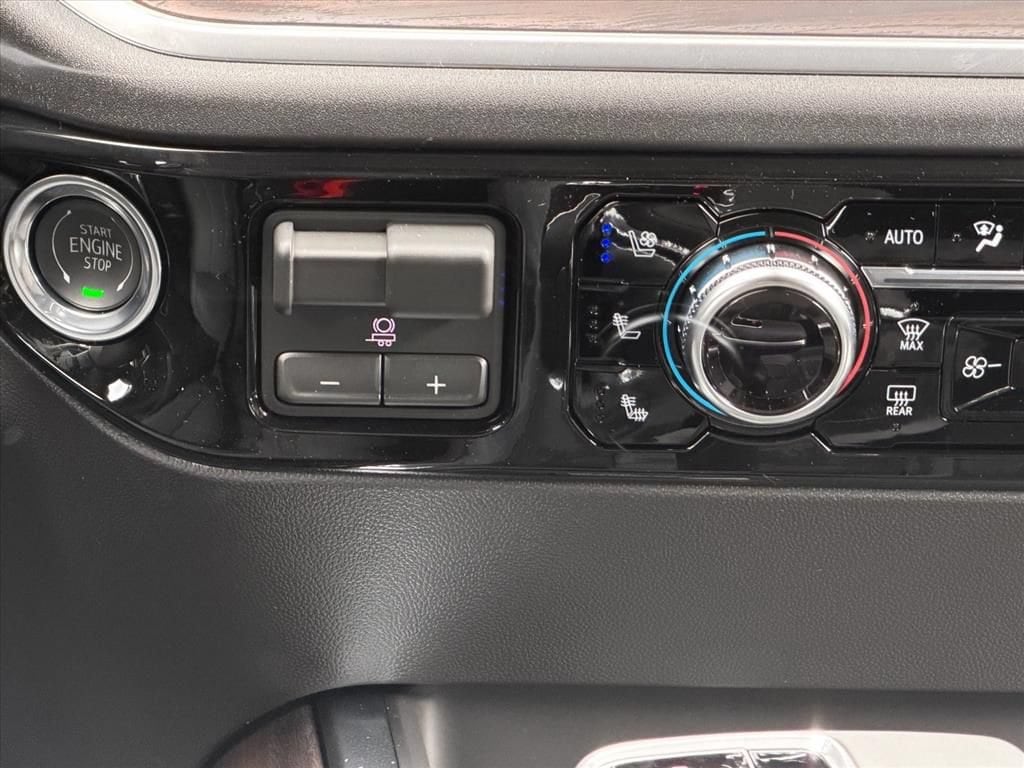 2026 GMC Sierra 1500 SLT - Photo 14