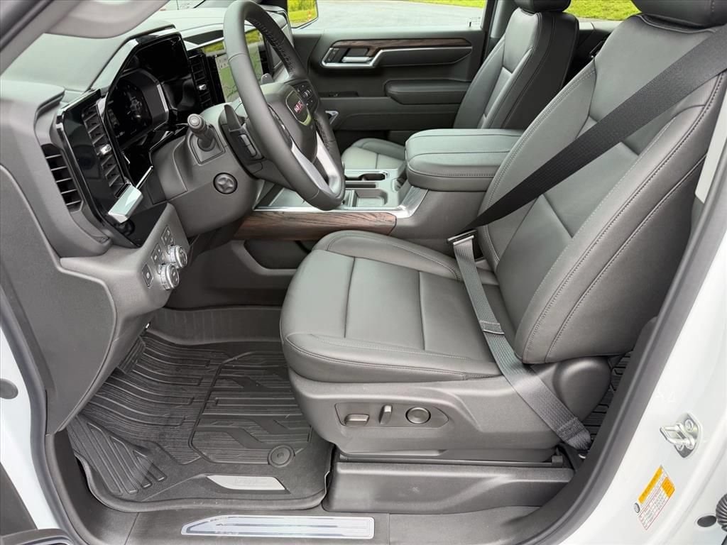 2026 GMC Sierra 1500 SLT - Photo 7