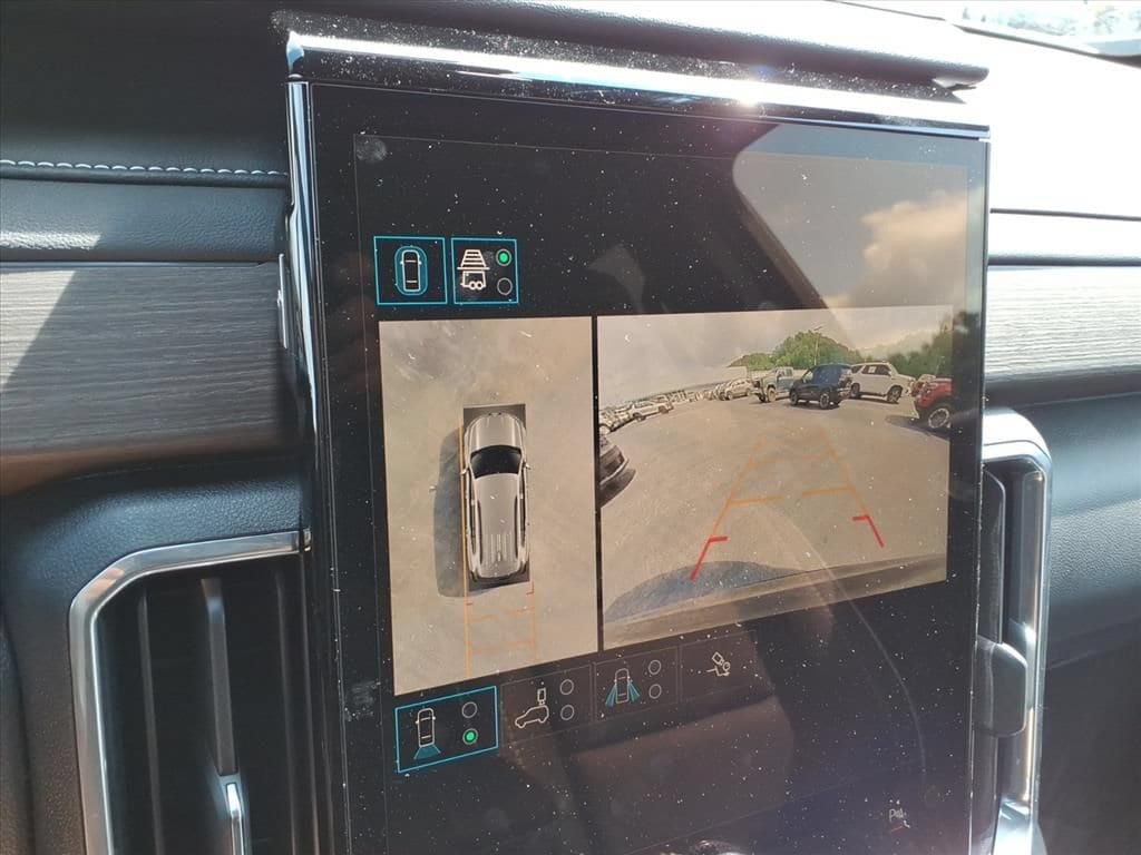 2026 GMC Acadia Denali - Photo 19